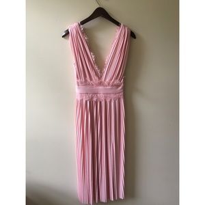 lace insert pleated midi dress